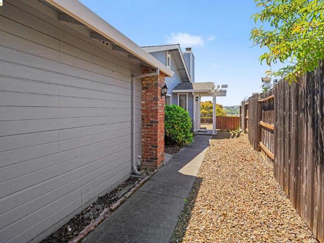 Townhouse for sale in Solano, California