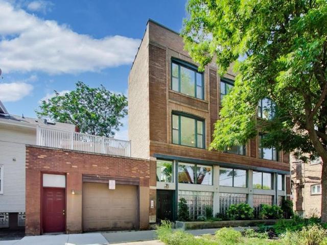 Townhouse for sale in Chicago Park, Illinois