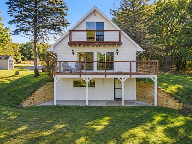 House for sale in Manistee, Manistee County