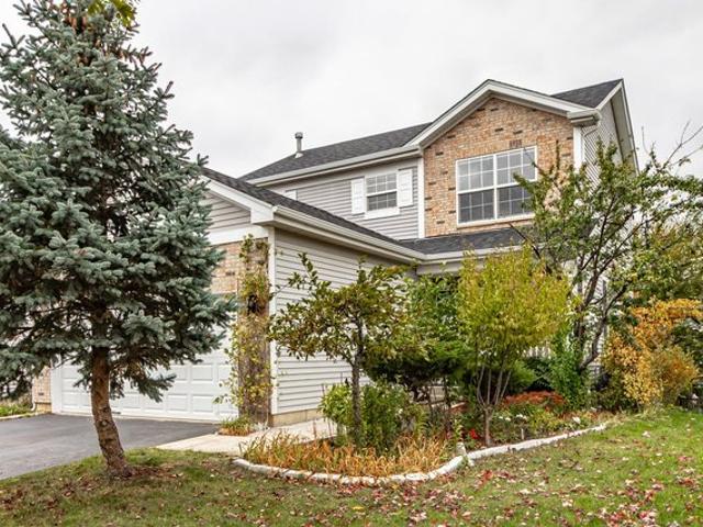 Townhouse for sale in Round Lake, Illinois