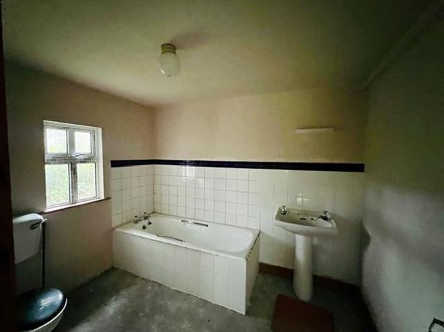 Detached House for sale in Ballynahown, Connacht