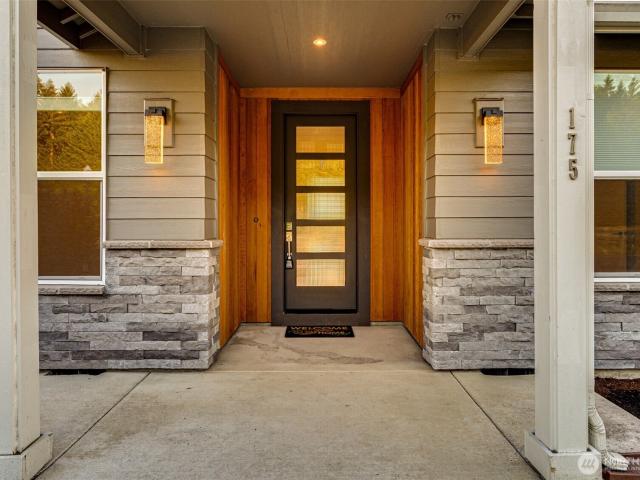 House for sale in Castle Rock, Washington
