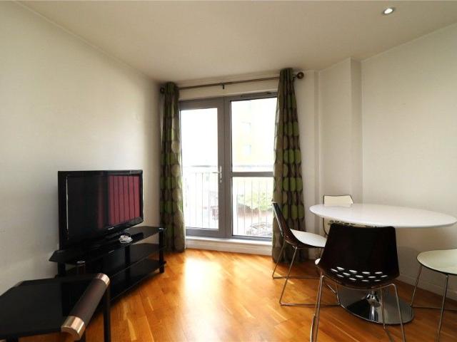 Apartment for rent in Horsell, Woking