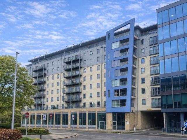 Apartment for rent in Horsell, Woking