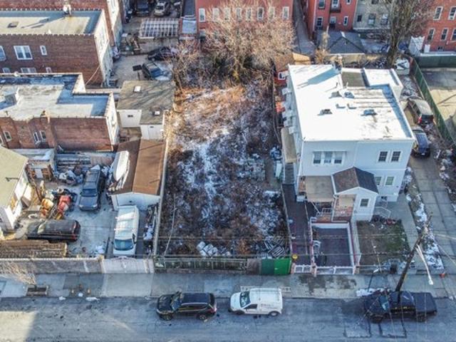 Land for sale in Arverne, New York