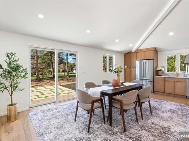 House for sale in Allendale, New Jersey
