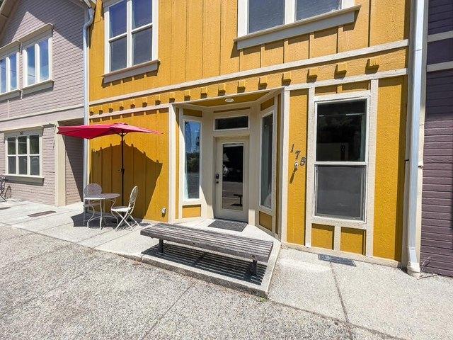 Condo for sale in Oregonia