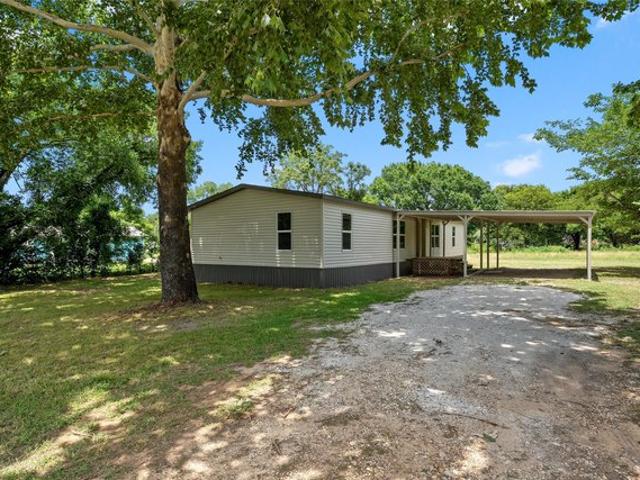House for sale in Aquilla, Texas