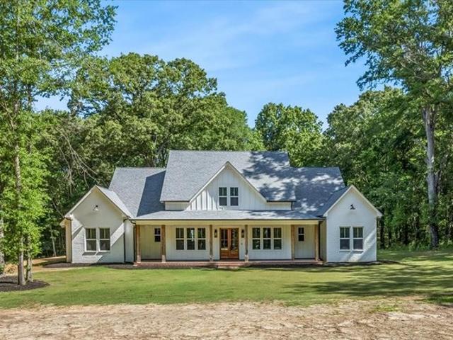 House for sale in Como, Mississippi