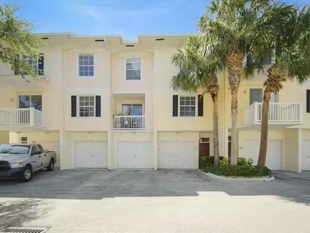 Condo for sale in Jupiter