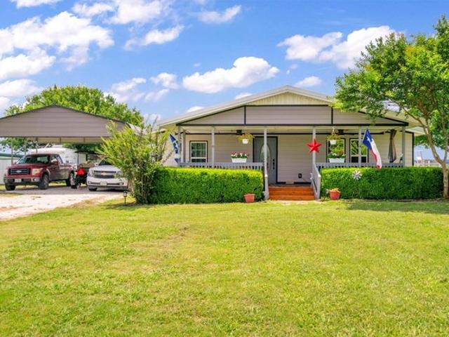 House for sale in Bynum, Texas