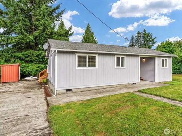House for sale in Cathlamet, Washington