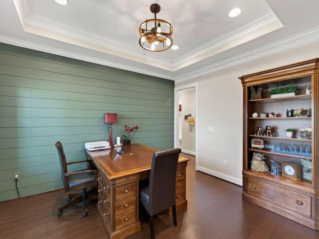 House for sale in Waterford Village, Burlington