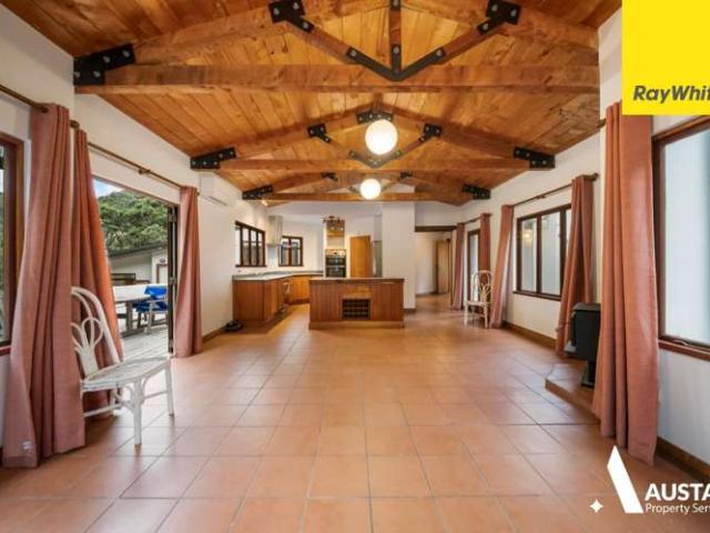 House for rent in Piha