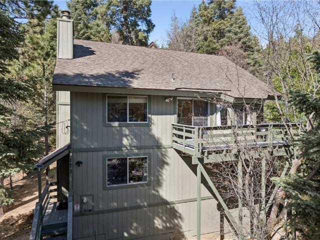 House for sale in Blue Jay, California