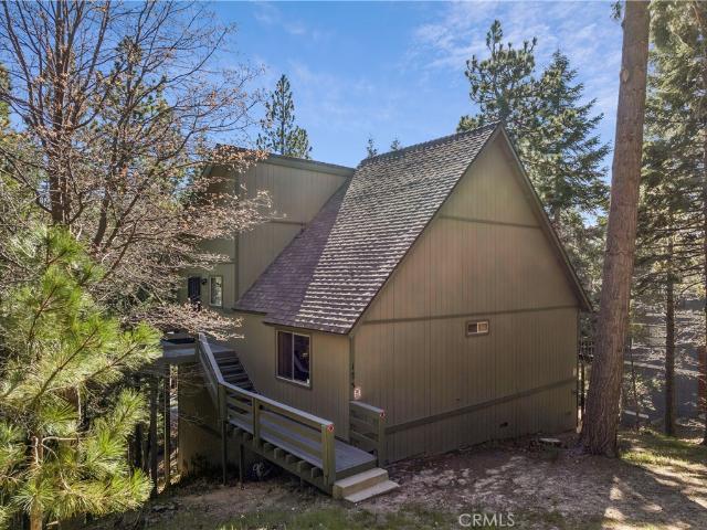 House for sale in Blue Jay, California
