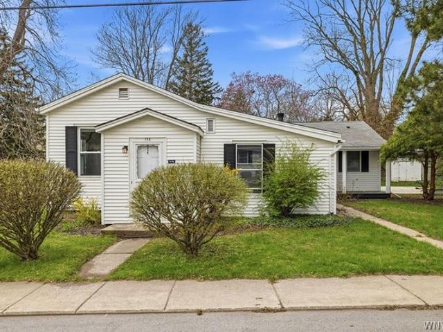 House for sale in Niagara, New York