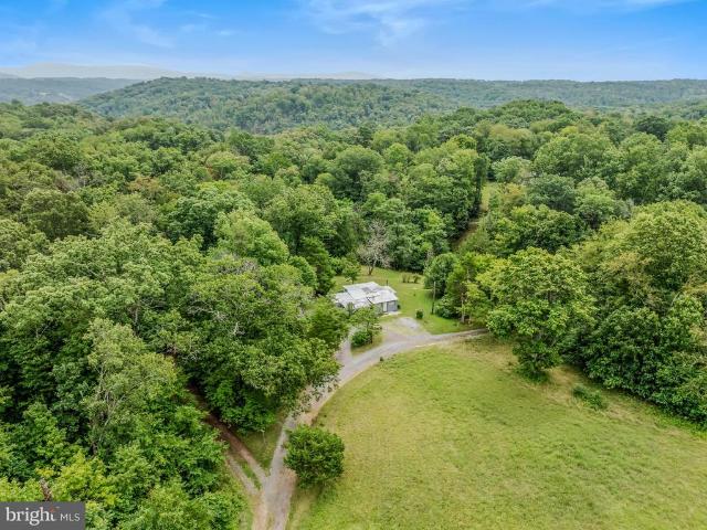 House for sale in Berkeley Springs, West Virginia