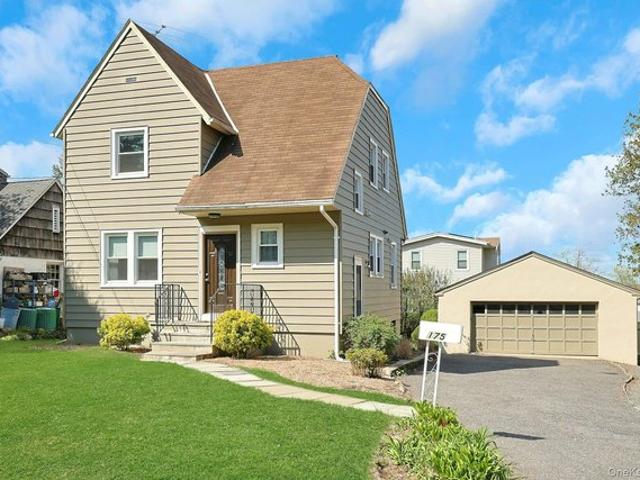 House for sale in Valhalla, New York