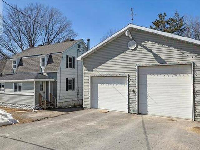 House for sale in Ontario