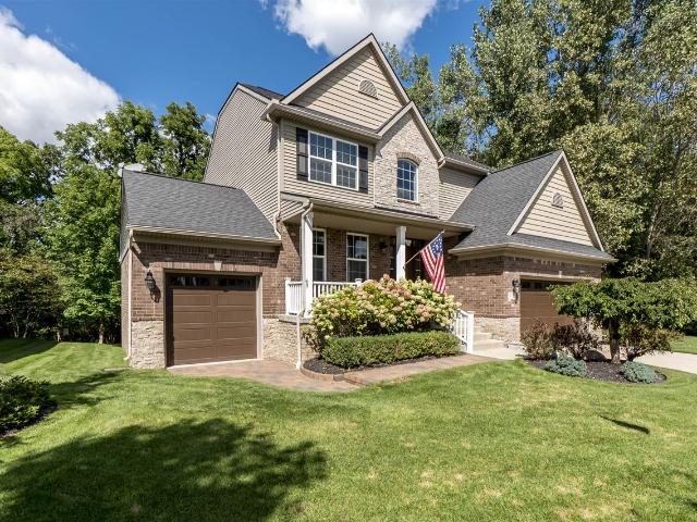 Condo for sale in Charleston Park, South Lyon