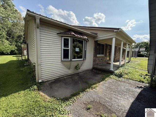 House for sale in Mayfield, Kentucky