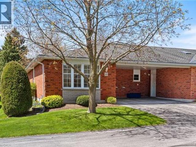 Townhouse for sale in Simcoe, Ontario