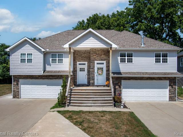 Condo for sale in Fenton, Michigan