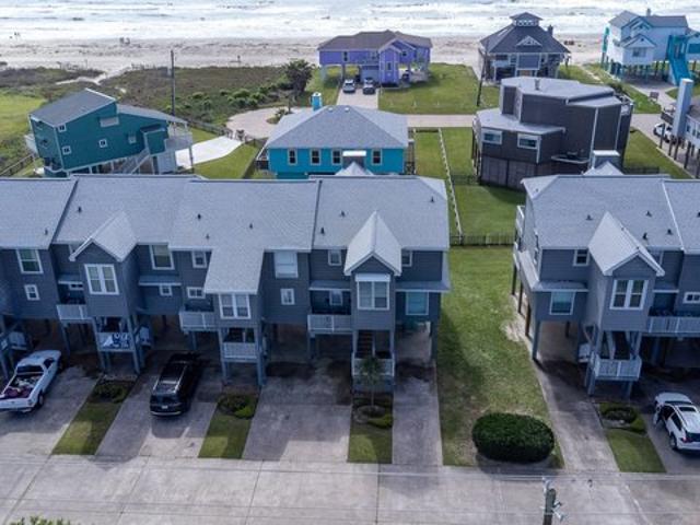 Townhouse for sale in Galveston, Texas