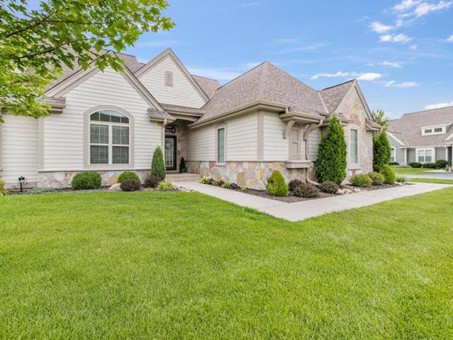 Condo for sale in Oconomowoc, Wisconsin