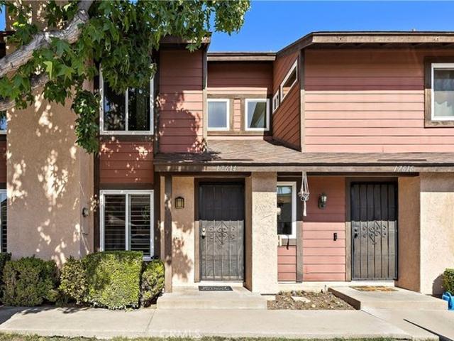 Townhouse for sale in Bellflower, California