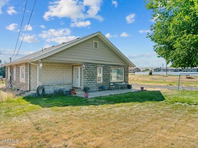 House for sale in Selah, Washington