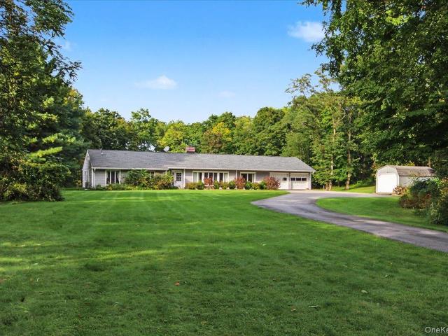 House for sale in Lake Mohegan, Town of Yorktown