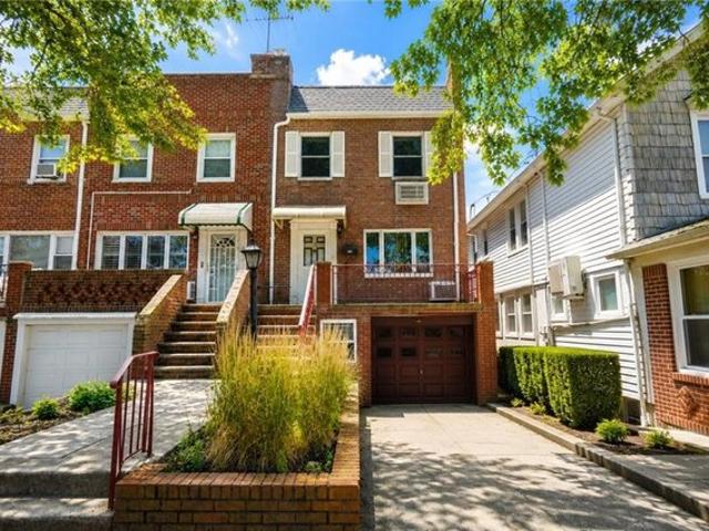House for sale in Arverne, New York