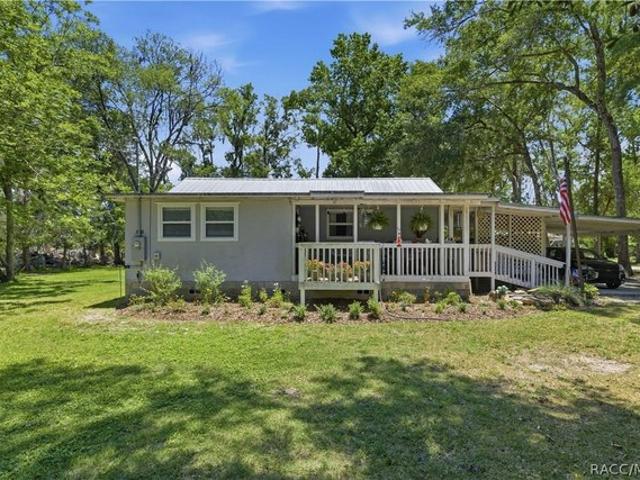House for sale in Inglis, Florida