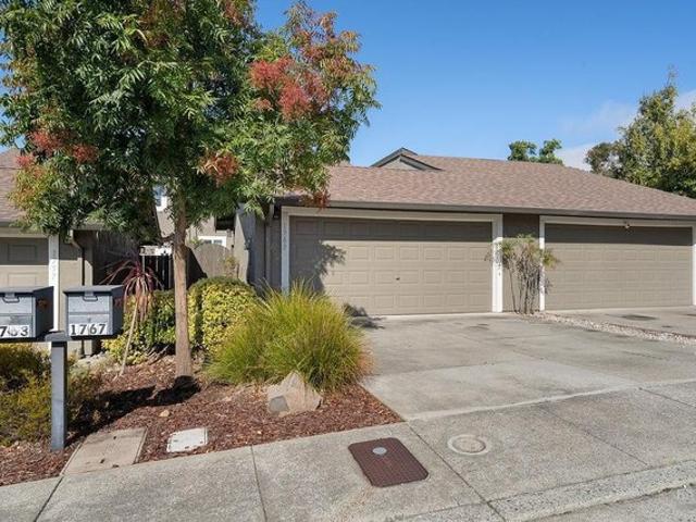 Townhouse for sale in Solano, California