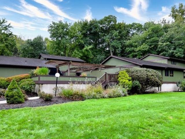 Condo for sale in Chagrin Falls, Cuyahoga County