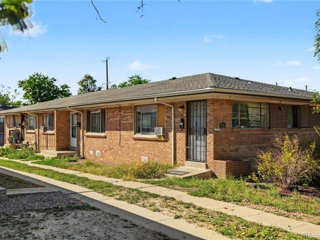 House for sale in Aurora, Adams County