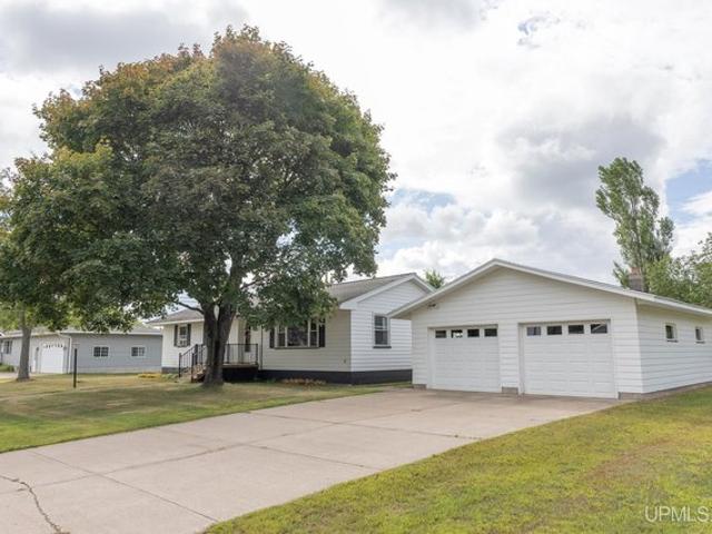 House for sale in Ishpeming, Michigan
