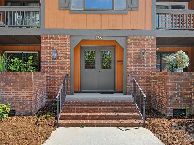Condo for sale in Hendersonville, North Carolina