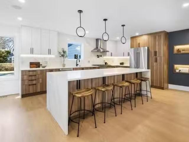 Condo for sale in Waltham