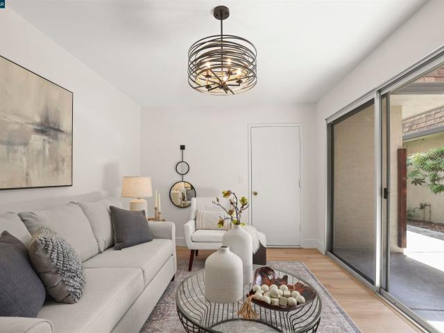Townhouse for sale in Walnut Creek, Contra Costa County