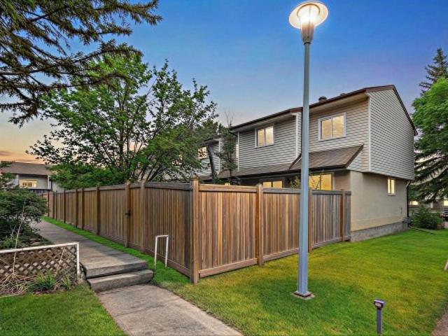 Townhouse for sale in Wedgewood, Alberta