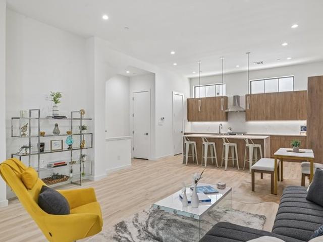 Townhouse for sale in Dallas, Texas