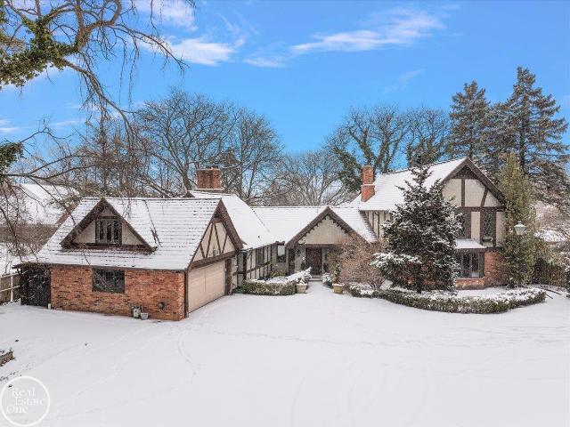 House for sale in Grosse Pointe