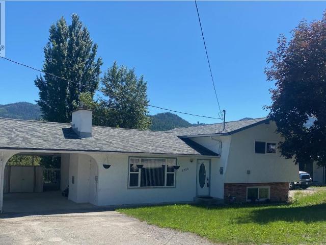 House for sale in Fruitvale, British Columbia