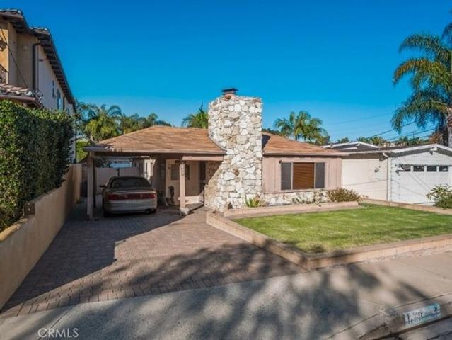 House for sale in Manhattan Beach, California