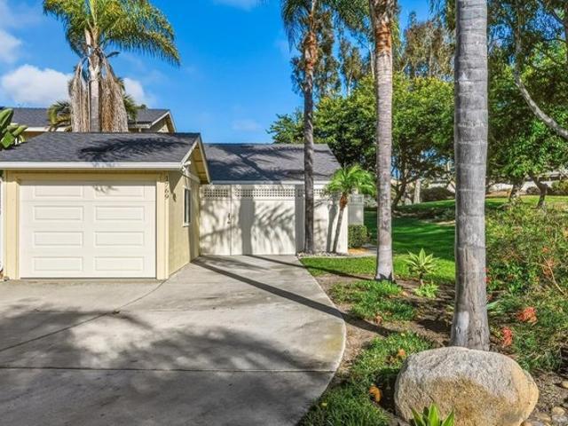 Townhouse for sale in Cardiff, California