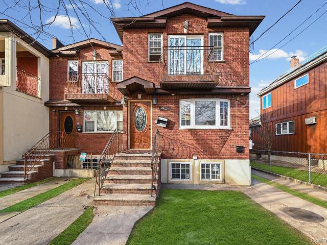 House for sale in Queens, Arverne