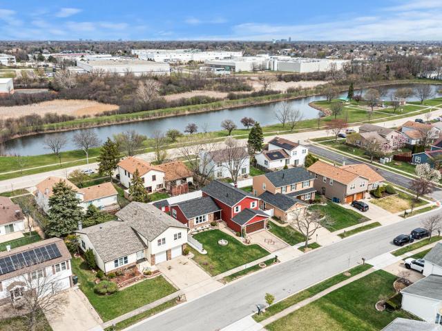 House for sale in Glendale Heights, Illinois